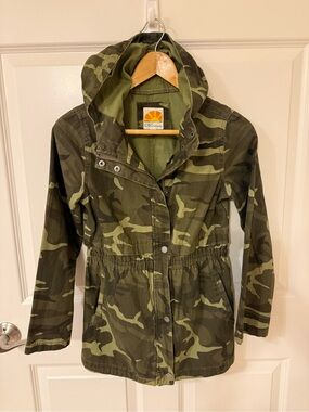C&C California Women's Camouflage Military Zip-Up Jacket Size 12 EUC Hood